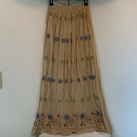 Embroidered Boho Crinkle Maxi Skirt - Picture 4 of 7